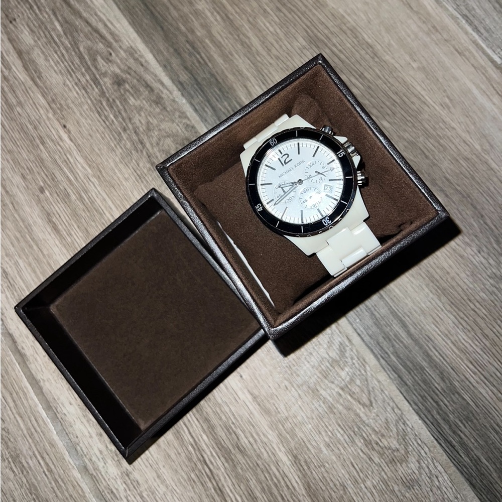 NWT White Michael Kors Watch (Box Included)